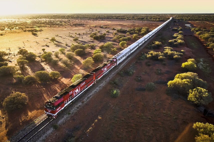 [Translate to Englisch:] The Ghan Zug im Outback
