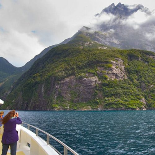 New-Zealand-by-Sea-East-Coast-Expedition-cruise-small-ship-photography-crp-1-1024x576